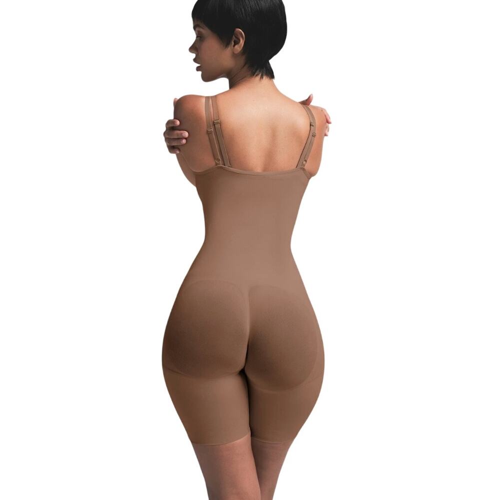 $80 VIRAL Skims Butt Lifting Open Bust Bodysuit in Jasper M NWT